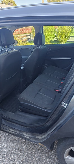 Opel Zafira Tourer 2 of 6
