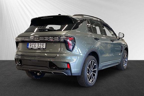 Lynk & Co 01 3 of 6