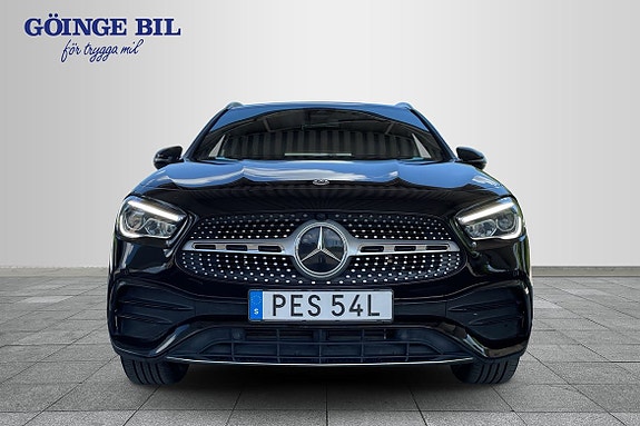 Mercedes-Benz GLA250 e 3 of 17