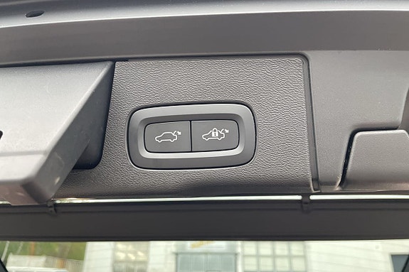 Volvo XC60 14 of 17