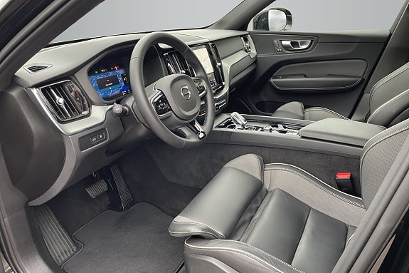 Volvo XC60 10 of 17