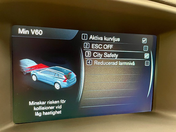 Volvo V60 Cross Country 16 of 23