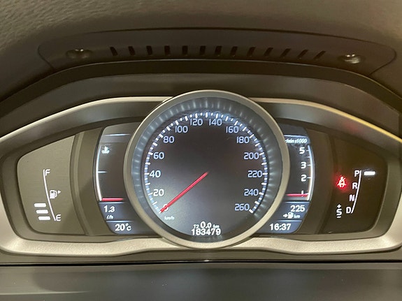Volvo V60 Cross Country 9 of 23