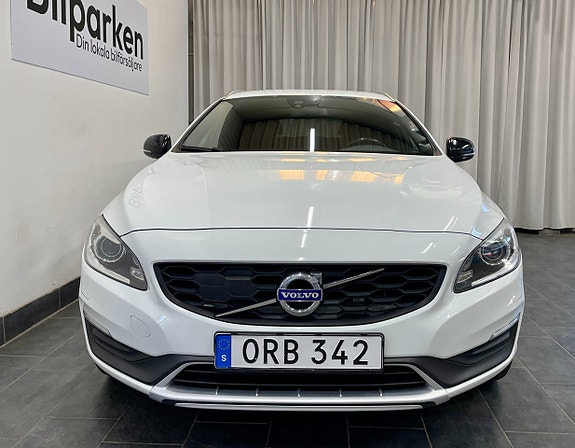 Volvo V60 Cross Country 4 of 23