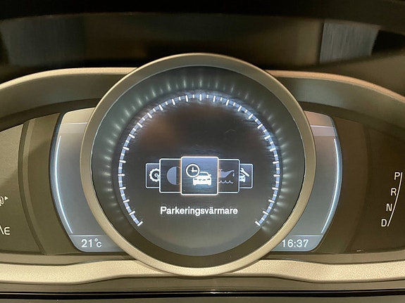 Volvo V60 Cross Country 10 of 23