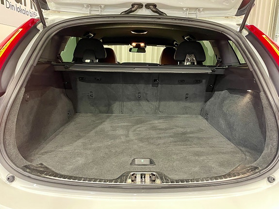 Volvo V60 Cross Country 22 of 23