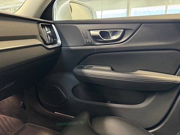 Volvo V60 Cross Country 18 of 19