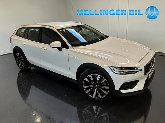 Volvo V60 Cross Country 2 of 19