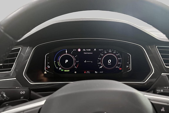 Volkswagen Tiguan 12 of 22