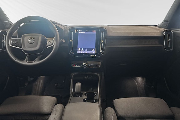Volvo EX40 9 of 28