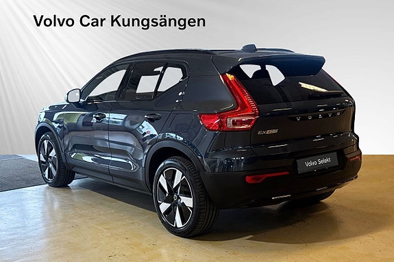 Volvo EX40 4 of 28