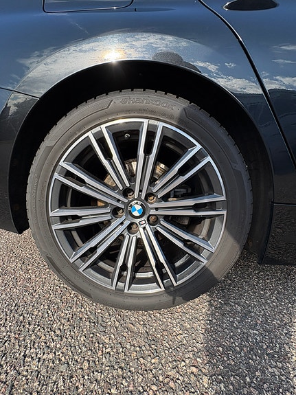 BMW 320d 16 of 19