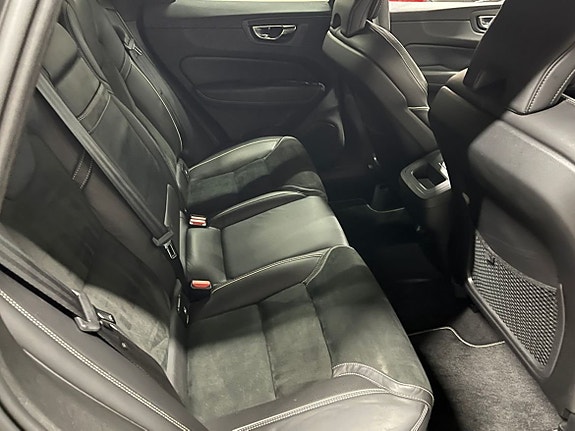 Volvo XC60 11 of 25