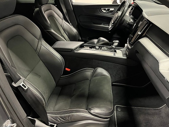 Volvo XC60 10 of 25