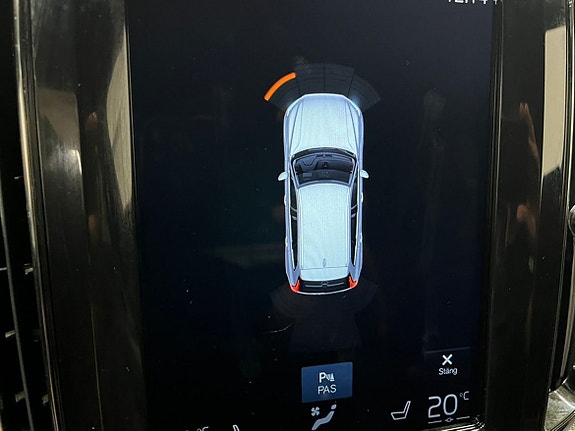 Volvo XC60 13 of 25