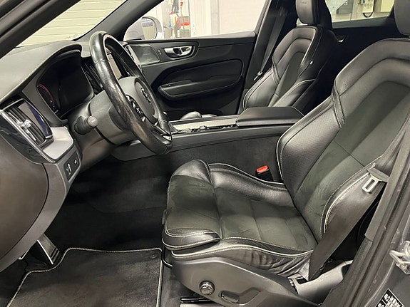 Volvo XC60 7 of 25