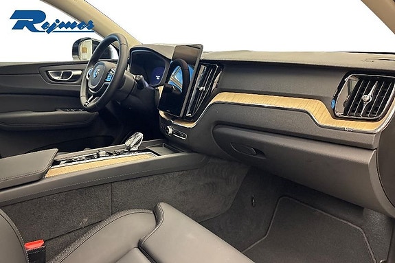 Volvo XC60 5 of 26
