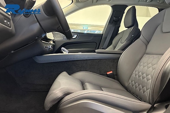 Volvo XC60 6 of 26