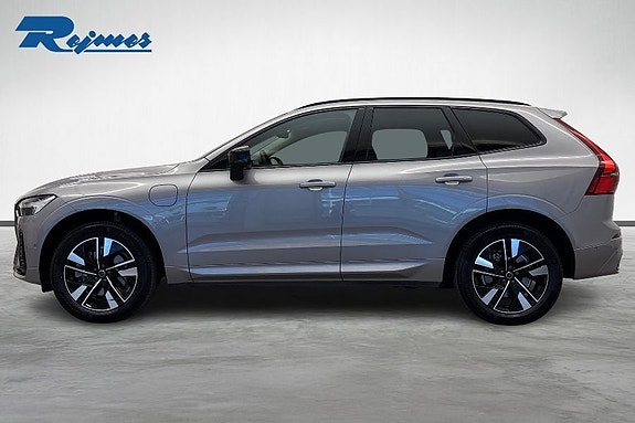Volvo XC60 3 of 26