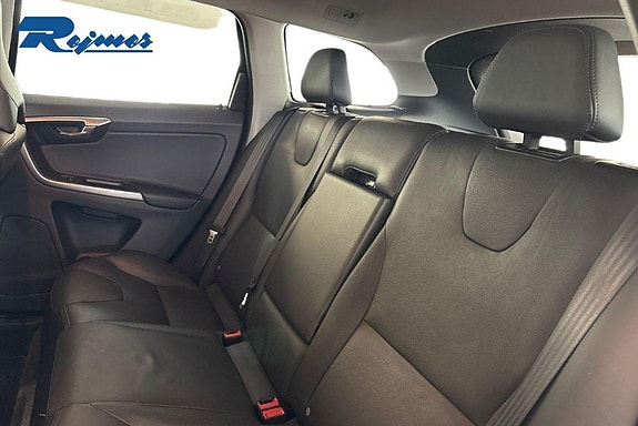 Volvo XC60 11 of 29