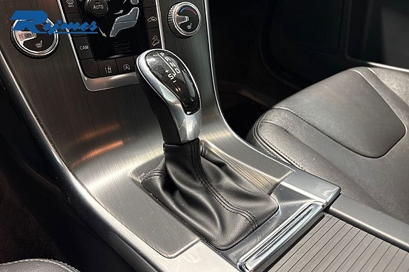 Volvo XC60 17 of 29