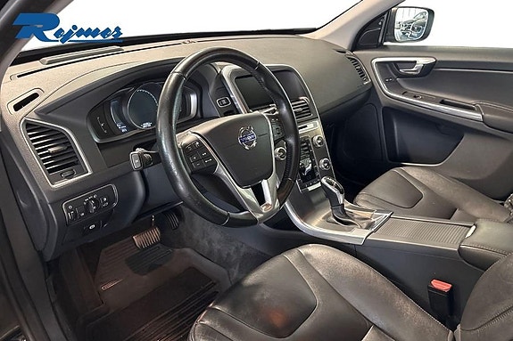 Volvo XC60 12 of 29
