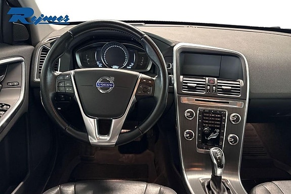 Volvo XC60 10 of 29