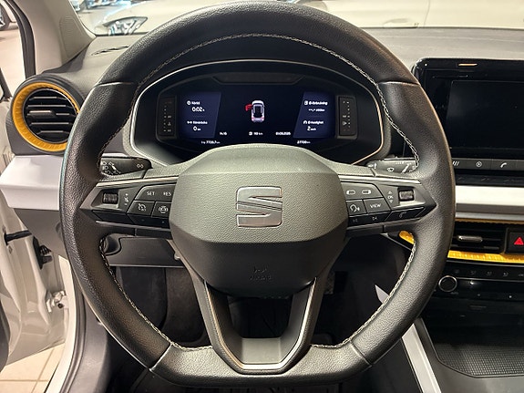 Seat Arona 14 of 22