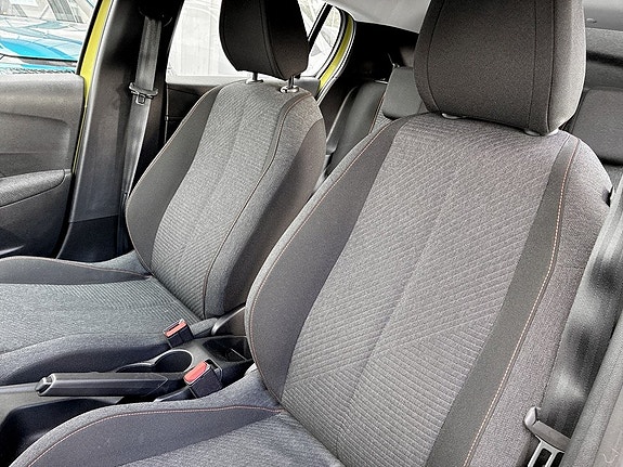 Peugeot 208 5 of 15