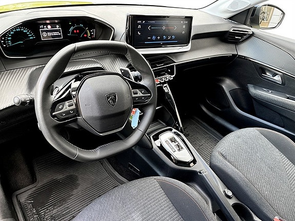 Peugeot 208 4 of 15