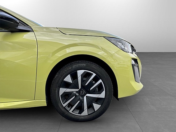 Peugeot 208 14 of 15