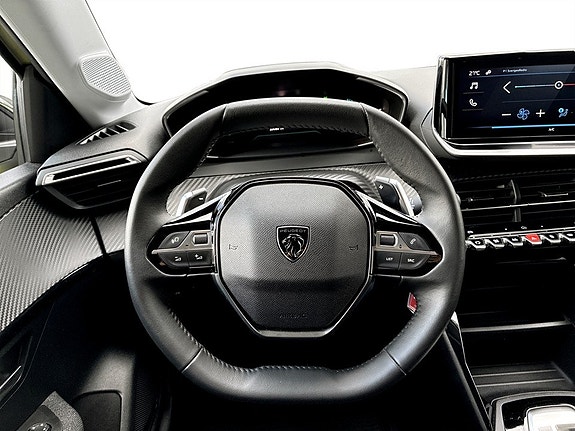 Peugeot 208 7 of 15