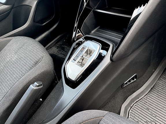 Peugeot 208 10 of 15