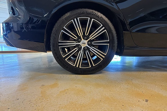 Volvo V60 22 of 29