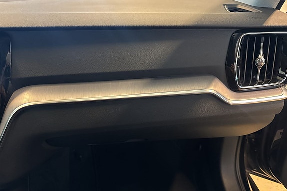 Volvo V60 24 of 29