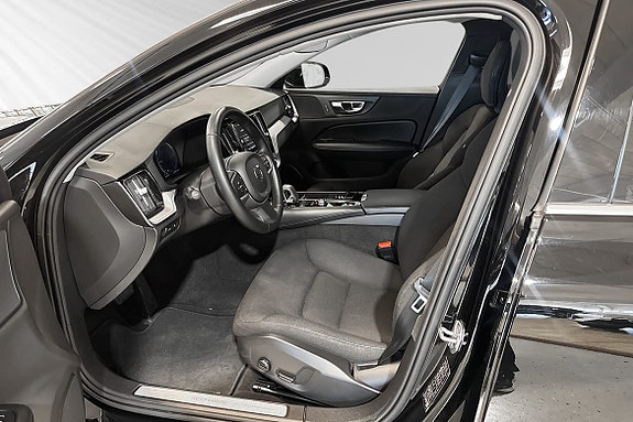 Volvo V60 7 of 29