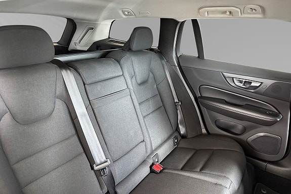 Volvo V60 11 of 29