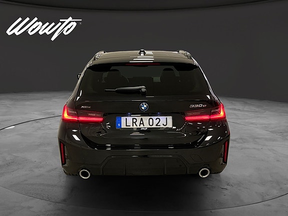 BMW 330e 5 of 19