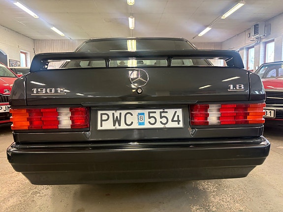 Mercedes-Benz 190 E 6 of 26