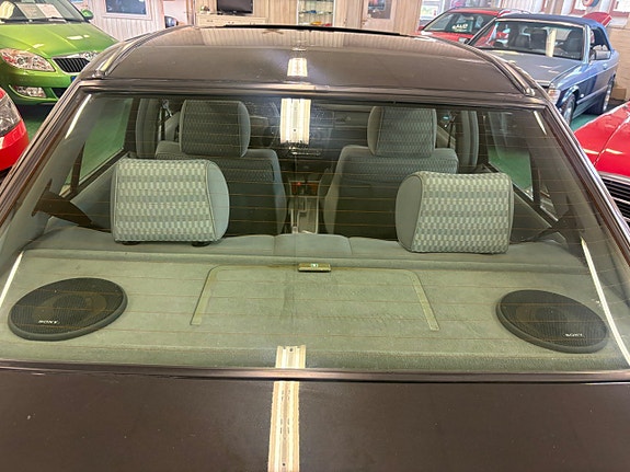 Mercedes-Benz 190 E 7 of 26