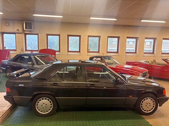 Mercedes-Benz 190 E 4 of 26