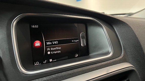 Volvo V40 Cross Country 12 of 18
