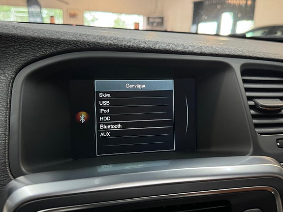 Volvo V60 12 of 18