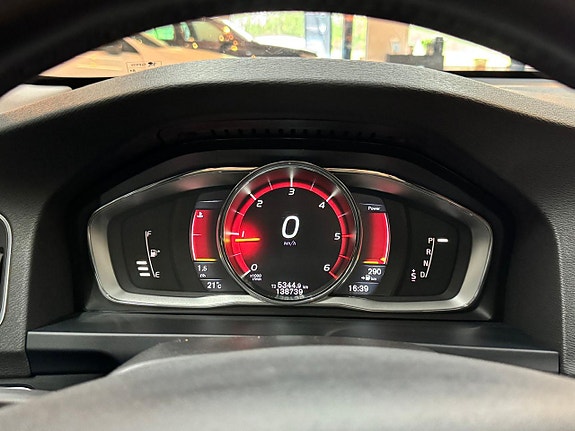 Volvo V60 10 of 18