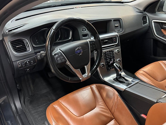 Volvo V60 7 of 18