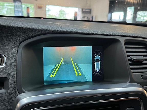 Volvo V60 13 of 18