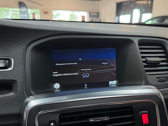 Volvo V60 11 of 18