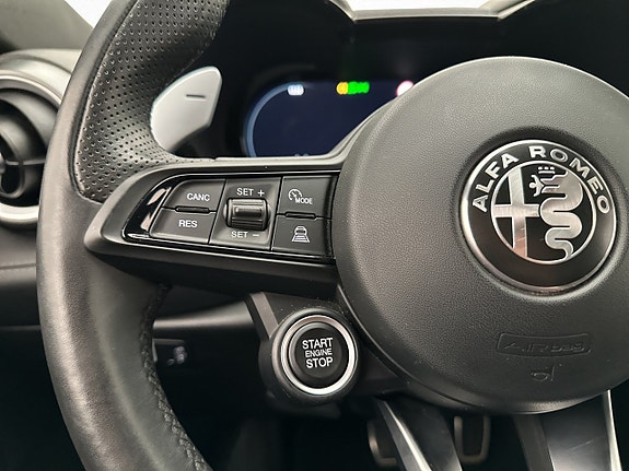 Alfa Romeo Tonale 13 of 30