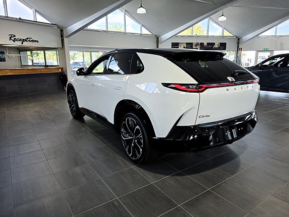 Mazda CX-6e 4 of 23