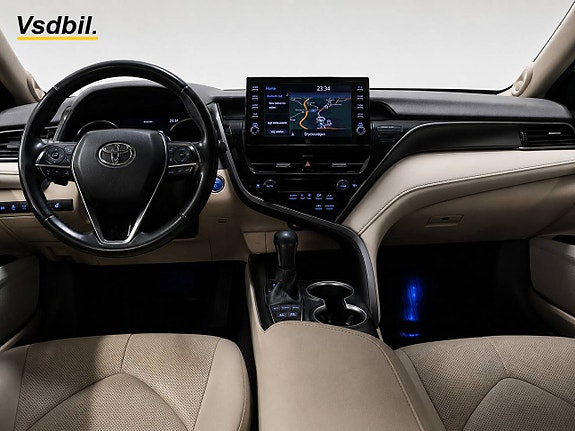 Toyota Camry 12 of 26